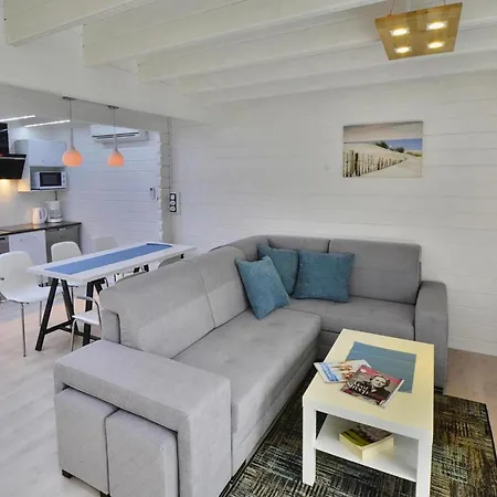 Comfortable Holiday Homes With Air Conditioning *